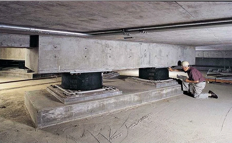 Diseño de Aislación Sísmica de Base en Antofagasta